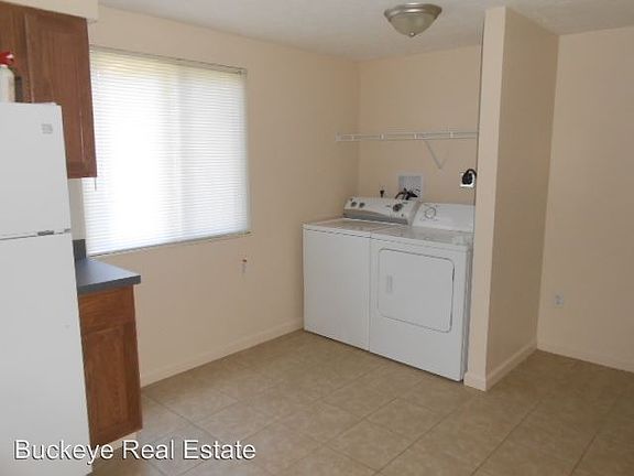 5th image of 175 E Norwich Ave APT B