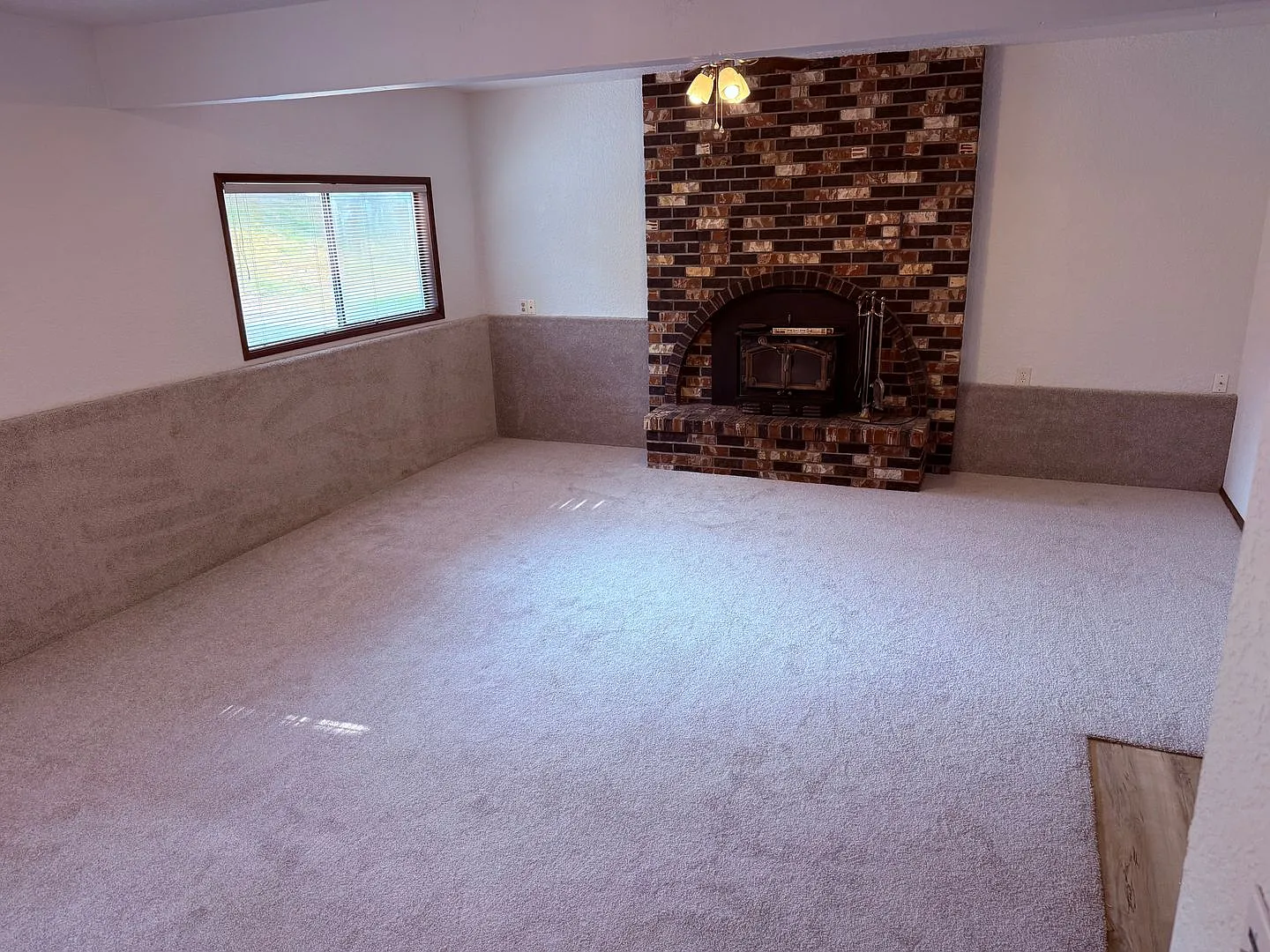 Large 3 BR 2.5 Bath Single Family Home in the Seattel Hills neighborhood, Everett $2995/mo — Photo 3