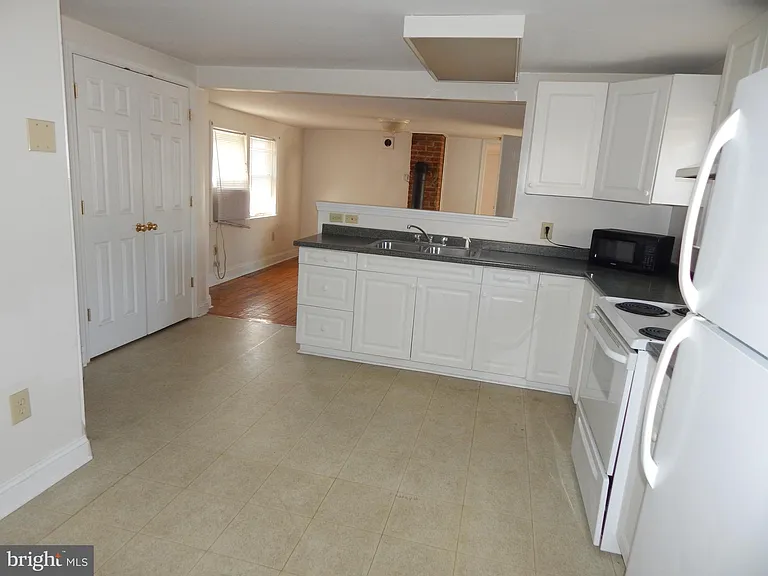 507 W John St #C — Photo 10