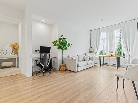 4th image of 708 Edgar Ave #209