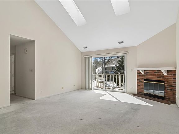 3rd image of 445 Park View Ter #445