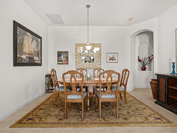 4th image of 333 NW Springview Loop