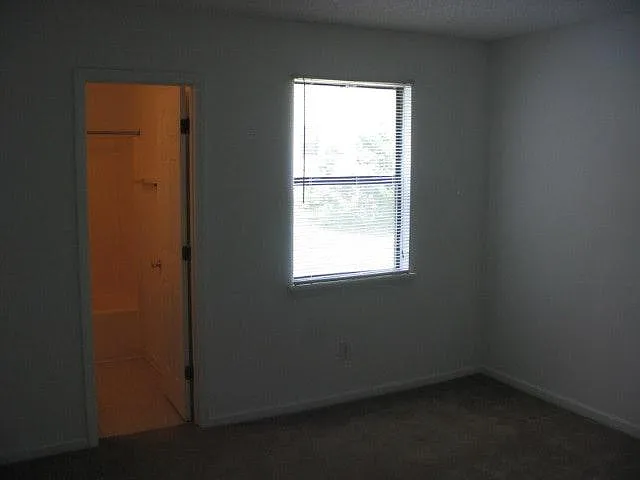 237 Wyndham Cir — Photo 7