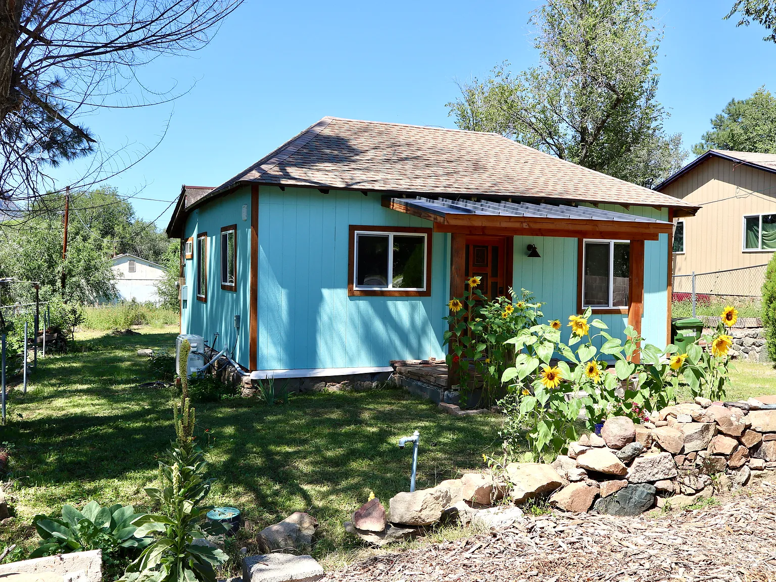2 bed, 720 sqft, $1,900 — Photo 2