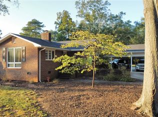 107 Roundtree Ln, Starr, SC 29684