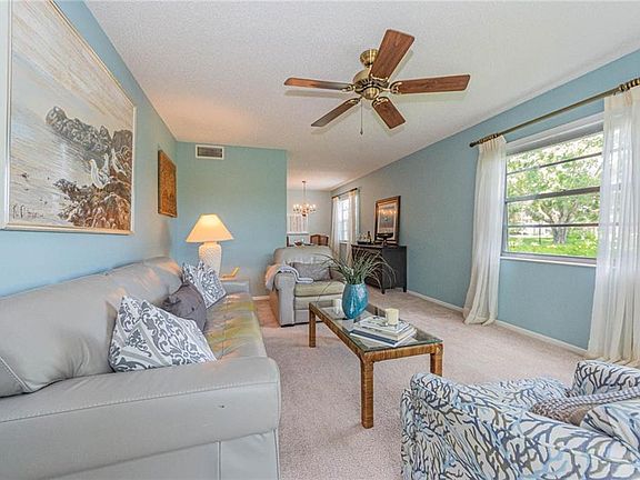 4th image of 30 Vista Gardens Trl