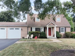 5 Crocus Ln, Norwalk, CT 06851