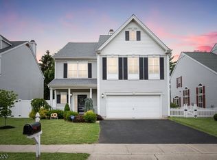 12 Cartier Dr, Franklin Park, NJ 08823
