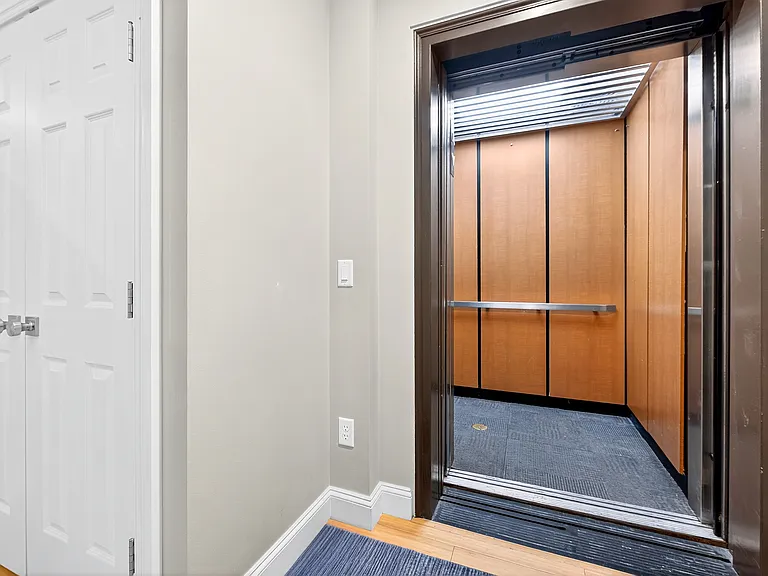 325 S Salina St #2 — Photo 5