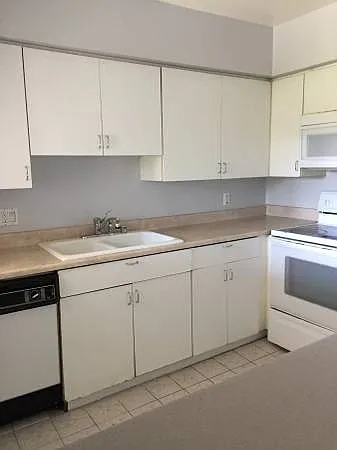 5644 Yolanda Ave #4 — Photo 5