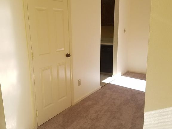 Dining room entry and closet