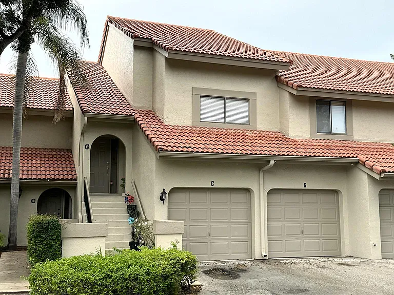 5520 Coach House Cir #G — Photo 24