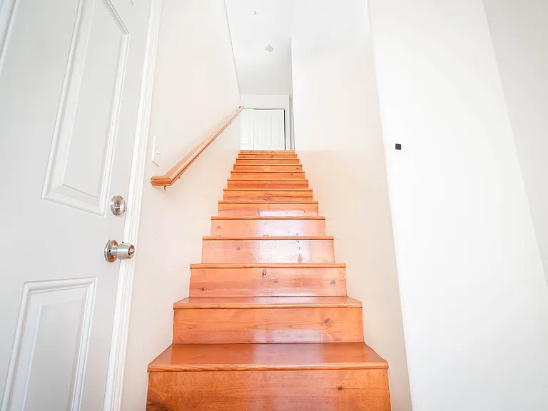 37 Cypress Ave #D — Photo 18