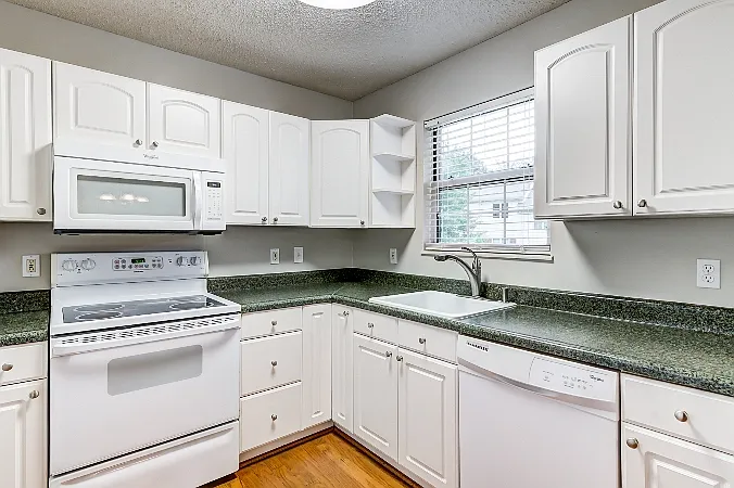 9134 N Swan Cir — Photo 4