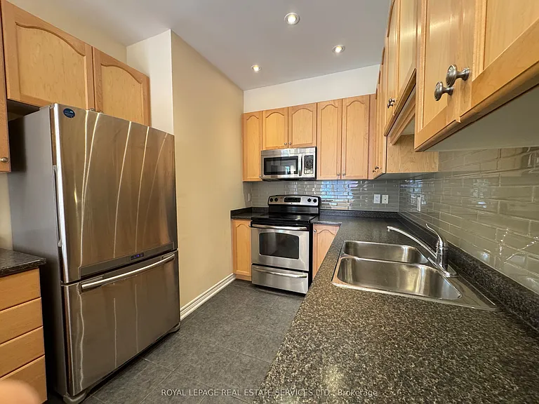 181 Plains Rd W #47 — Photo 17