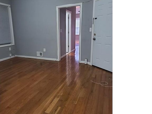 4th image of 638 S 13th St #1R
