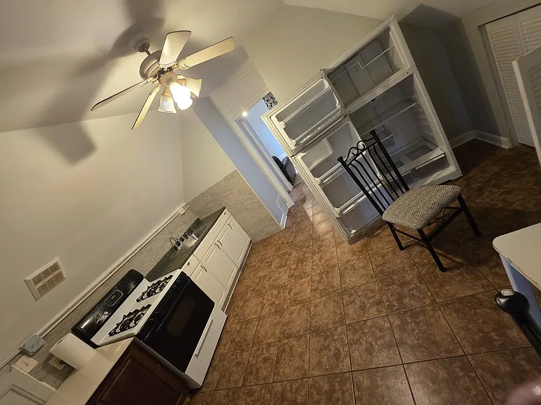 3419 W Beach Ave #2 — Photo 9