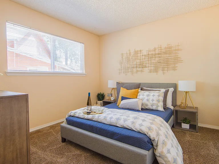 Evergreen Garden Apartments — Photo 26