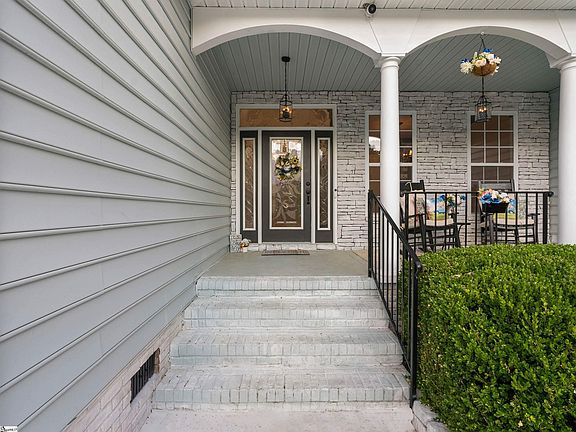 4th image of 109 Creek Crossing Way