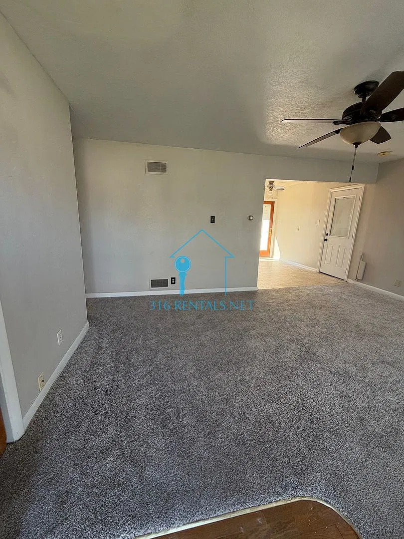 Two bed one bath available now! — Photo 3