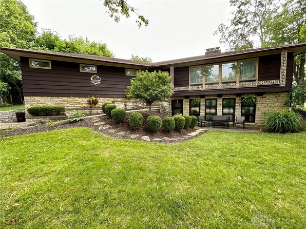 325 S Wolf Creek St, Brookville, OH 45309