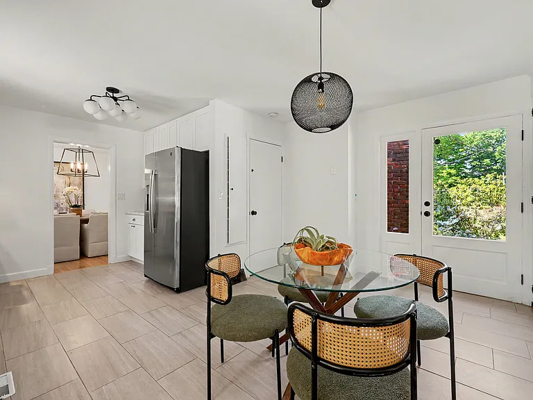 75 Vincent Ave — Photo 14