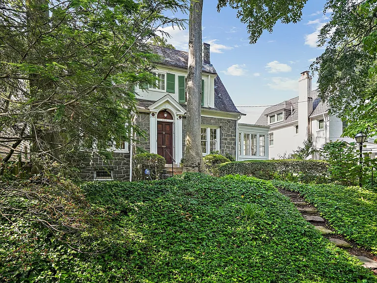 3612 Albemarle St NW — Photo 37