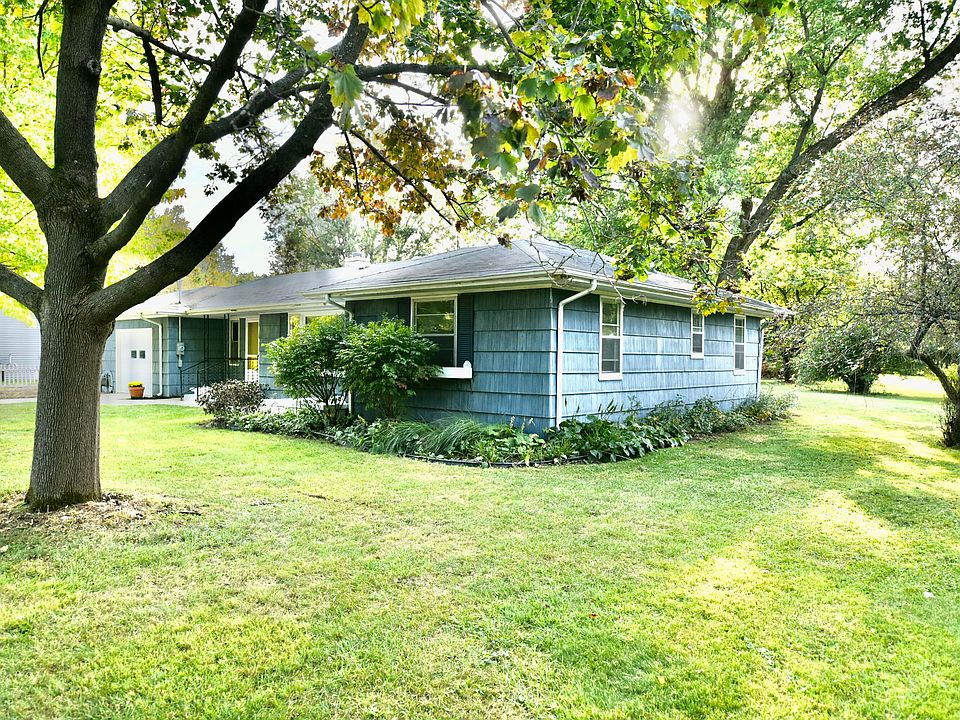 909 Chippewa St Buchanan MI 49107 Zillow