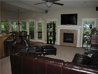 3rd image of 820 NW Cedar Ln