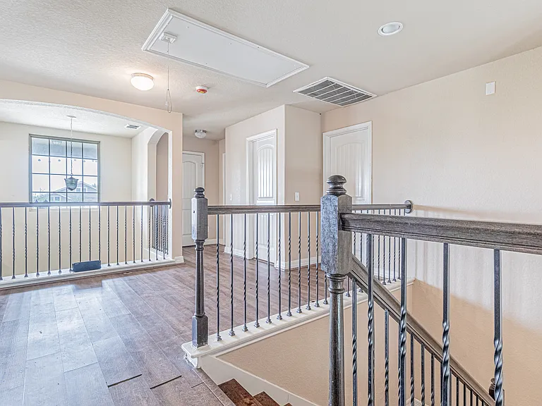 5488 Devonwood St — Photo 38