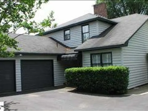 812 Thackston Dr, Spartanburg, SC 29307