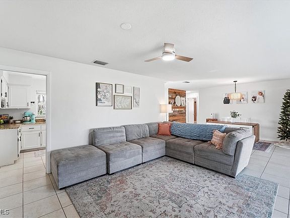 3rd image of 1211 SE 34th St