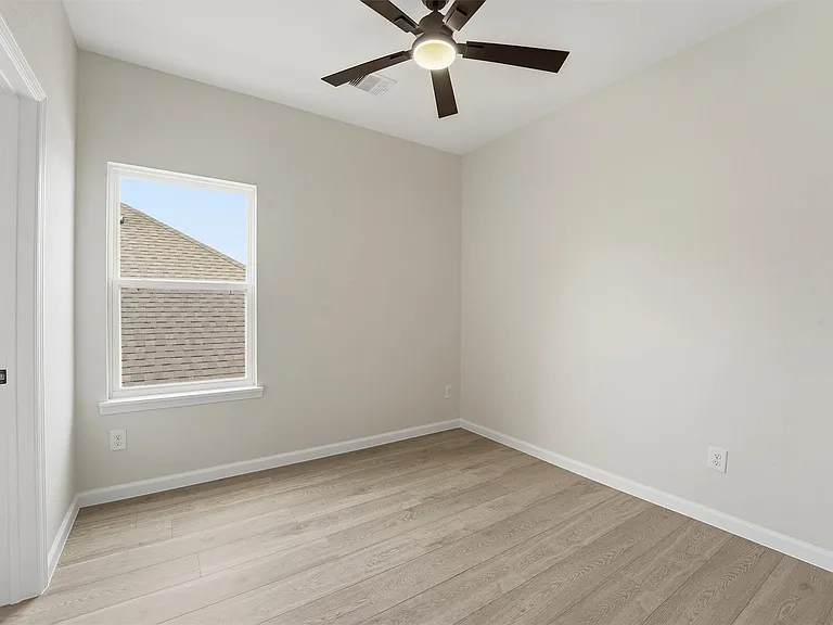 4354 Clover St #B — Photo 14