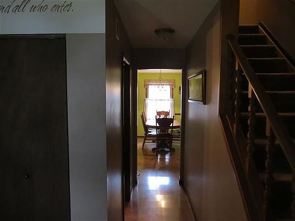 4th image of 416 Eckman Ln