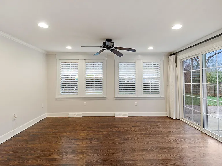 7343 Rosewood St — Photo 19