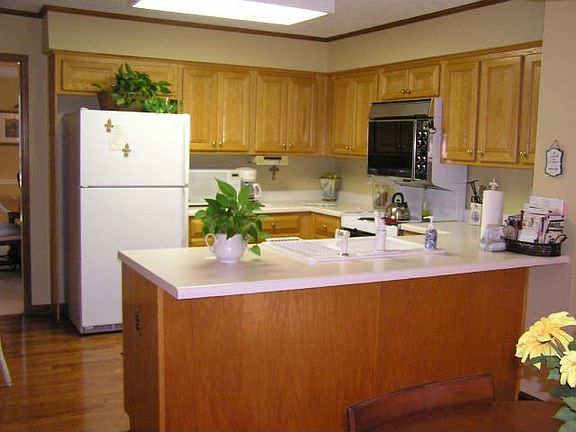 5th image of 170 Creekwood Trl
