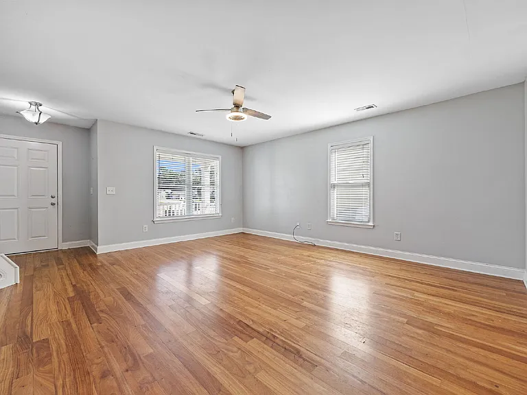 190 Hamilton Way — Photo 8
