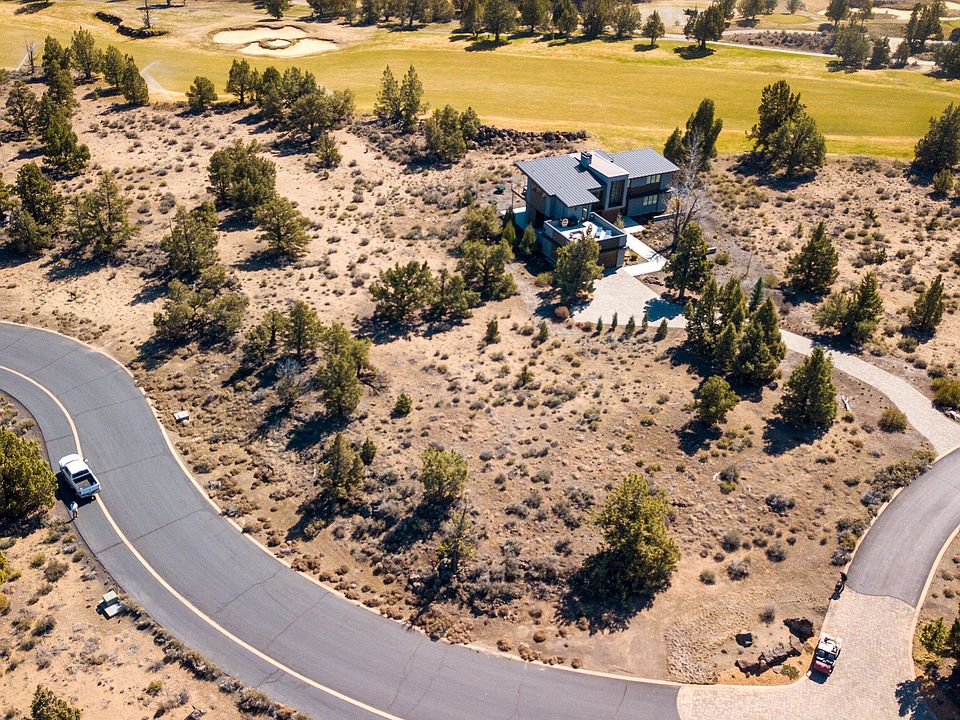 2nd image of 65972 Rimrock Ct #195