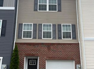 301 Magellan Dr, Martinsburg, WV 25404