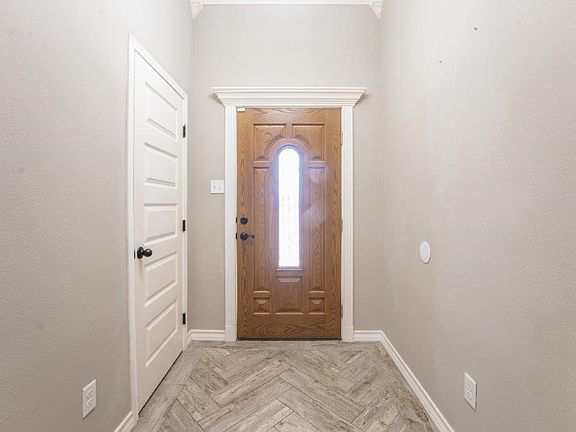 4th image of 844 Purdue Rd