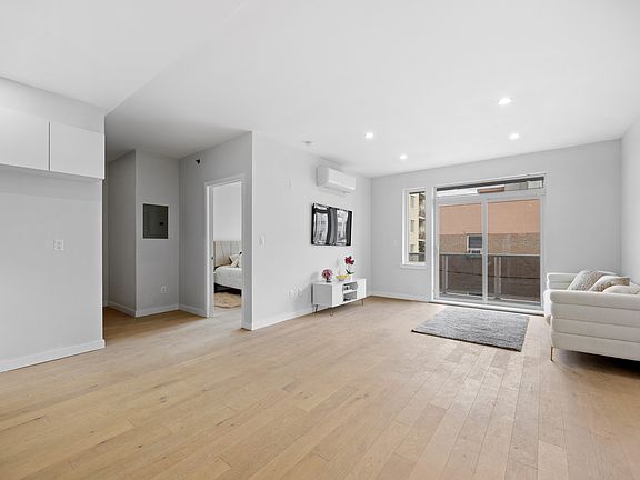 4th image of 2929 Brighton 5th St #2A