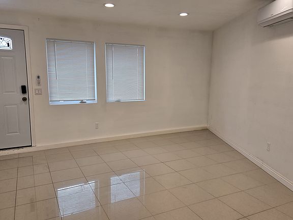 4th image of 4719 Ivar Ave