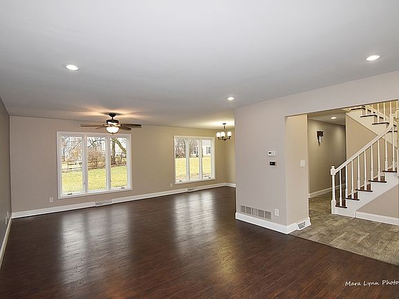 4th image of 33 Southgate Crse
