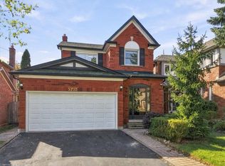 5732 Bell Harbour Dr, Mississauga, ON L5M 5L1
