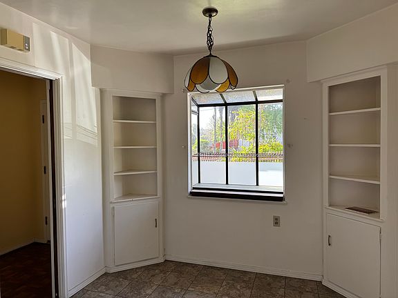 5th image of 1110 S Lincoln Ave