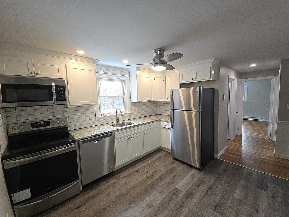 2 bed, 890 sqft, $1,850 — Photo 1