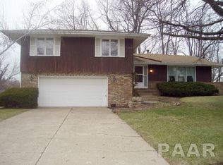 6717 N Gem Ct, Peoria, IL 61614