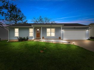 1361 War Bonnet Dr, O'Fallon, MO 63366