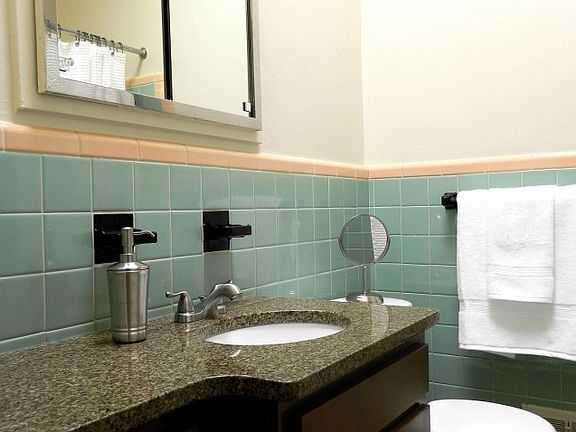 Premium Townhomes offer stylish upgraded bathrooms.