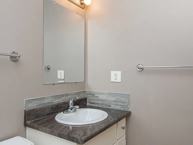 6 Gainsborough Ave — Photo 32